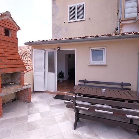 Apartment Klea - Cosy, Near City Center พูลา ภายนอก รูปภาพ