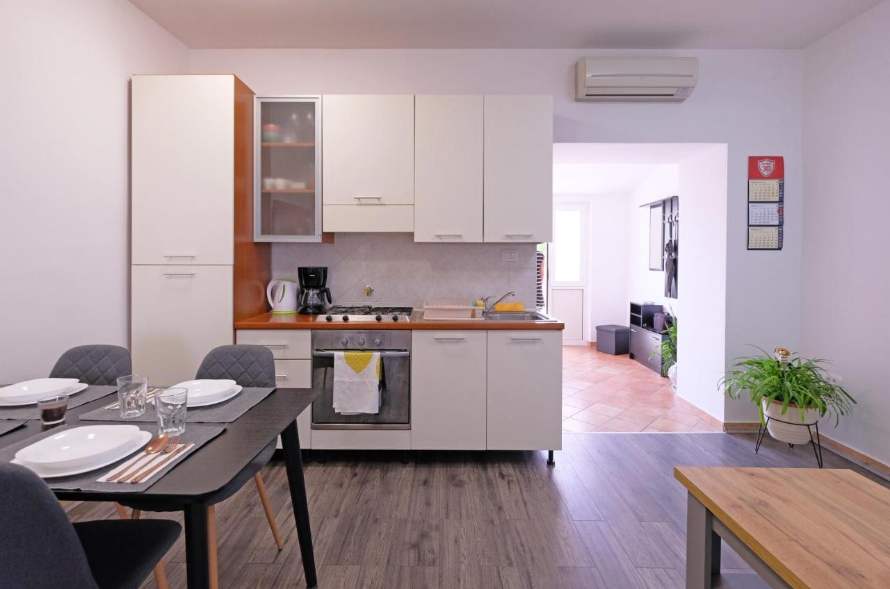 Apartment Klea - Cosy, Near City Center พูลา ภายนอก รูปภาพ