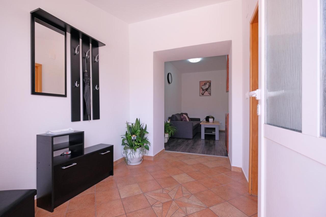 Apartment Klea - Cosy, Near City Center พูลา ภายนอก รูปภาพ