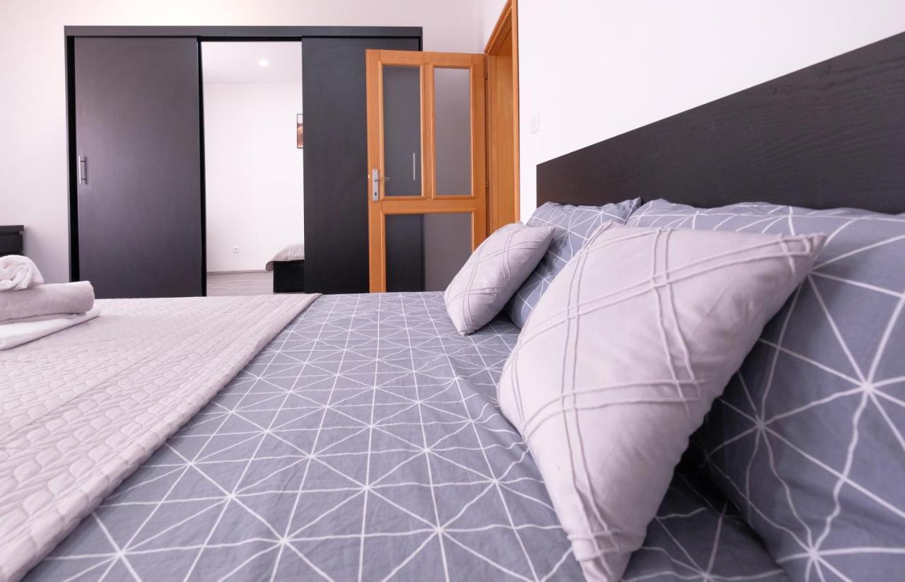 Apartment Klea - Cosy, Near City Center พูลา ภายนอก รูปภาพ