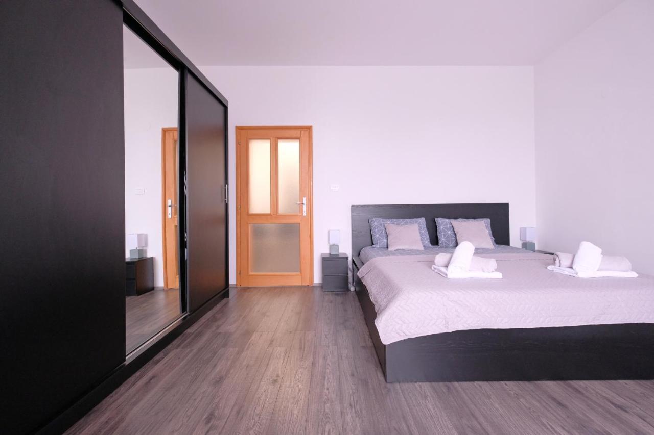 Apartment Klea - Cosy, Near City Center พูลา ภายนอก รูปภาพ